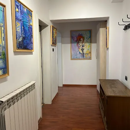 Hoja Apartamento Tirana