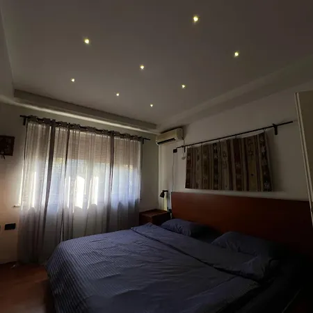 Hoja Apartamento Tirana