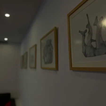 Hoja * Tirana
