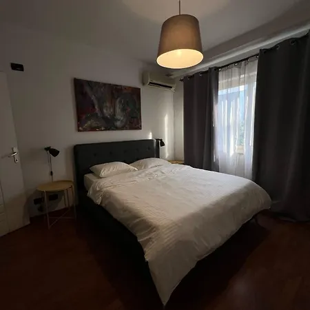 Hoja Apartment